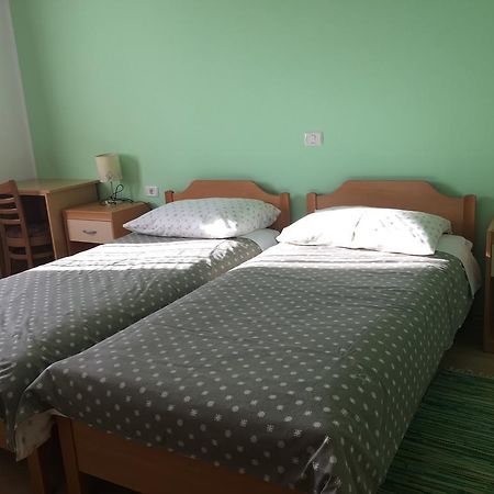 Guest House Okrepcevalnica Zemonska Vaga イリルスカ・ビストリツァ エクステリア 写真