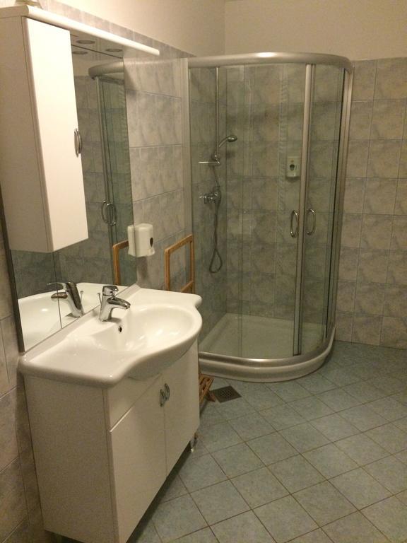 Guest House Okrepcevalnica Zemonska Vaga イリルスカ・ビストリツァ エクステリア 写真