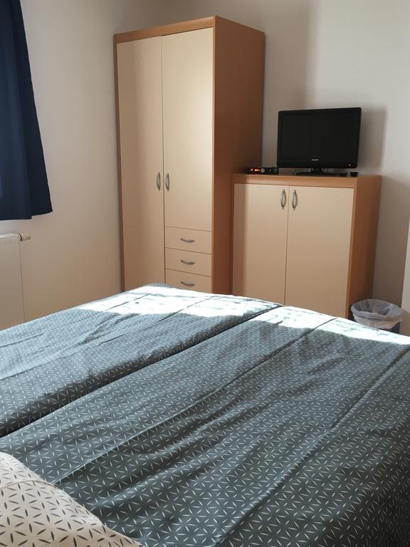 Guest House Okrepcevalnica Zemonska Vaga イリルスカ・ビストリツァ エクステリア 写真